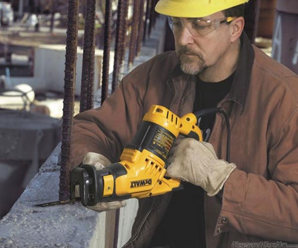 DeWALT Corded 1050W Compact Reciprocationg Saw